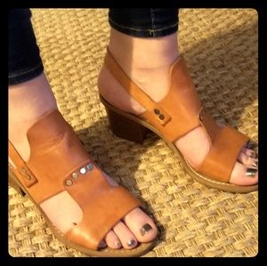 Leather sandals